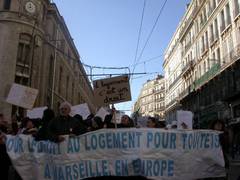 Europäische Demonstration für das Recht auf Wohnen. Rue de la Republique, Marseille.